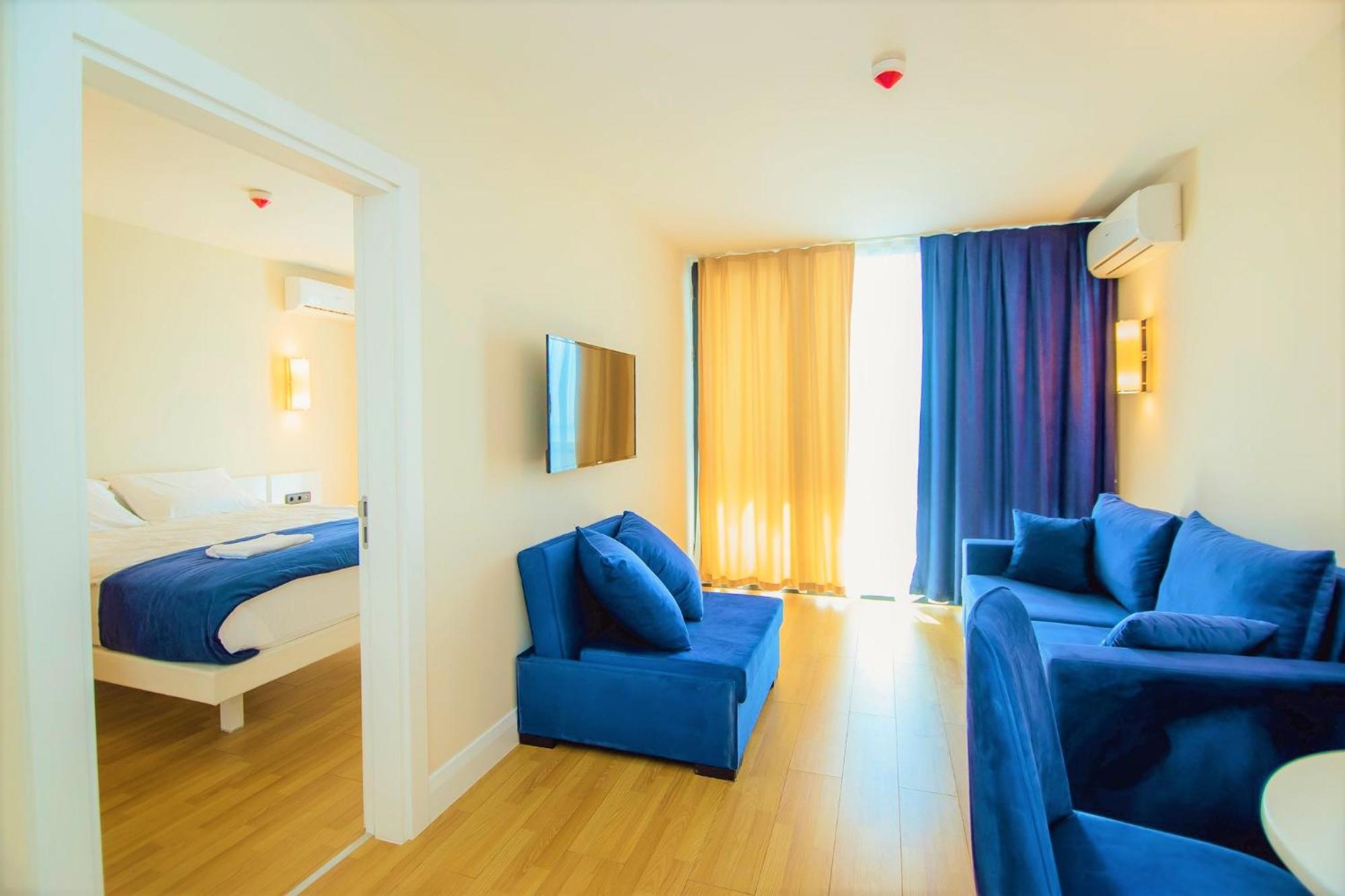 Orbi City Hotel With Sea View Batumi Esterno foto