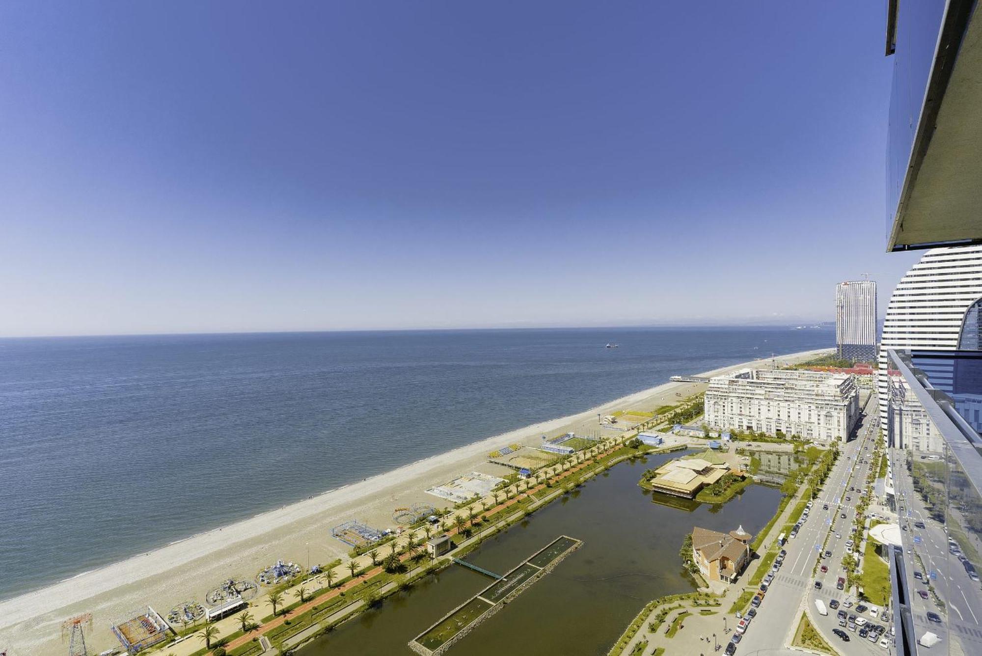 Orbi City Hotel With Sea View Batumi Esterno foto