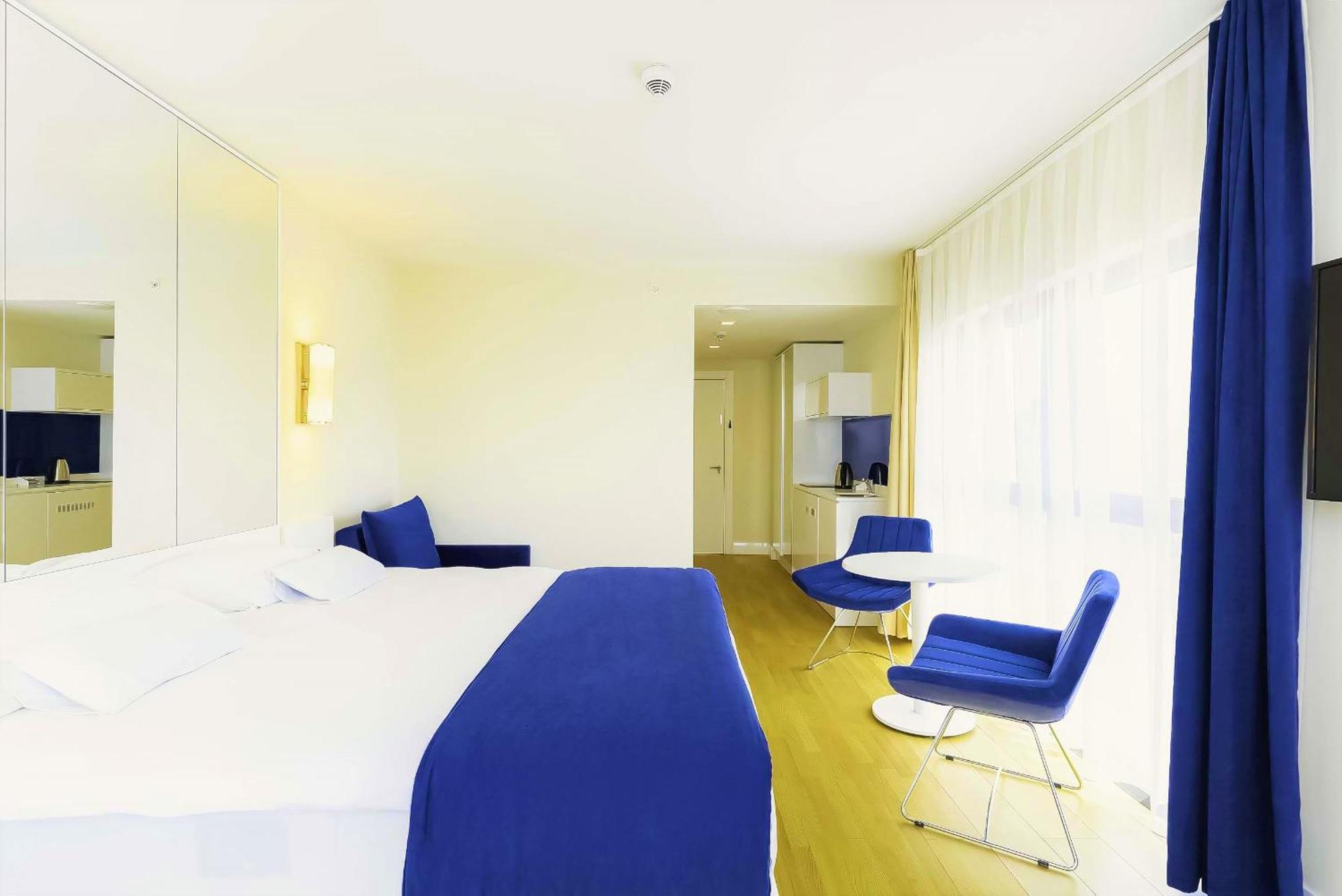Orbi City Hotel With Sea View Batumi Esterno foto