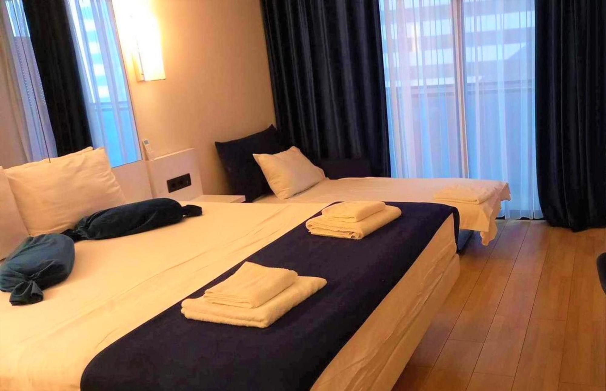 Orbi City Hotel With Sea View Batumi Esterno foto