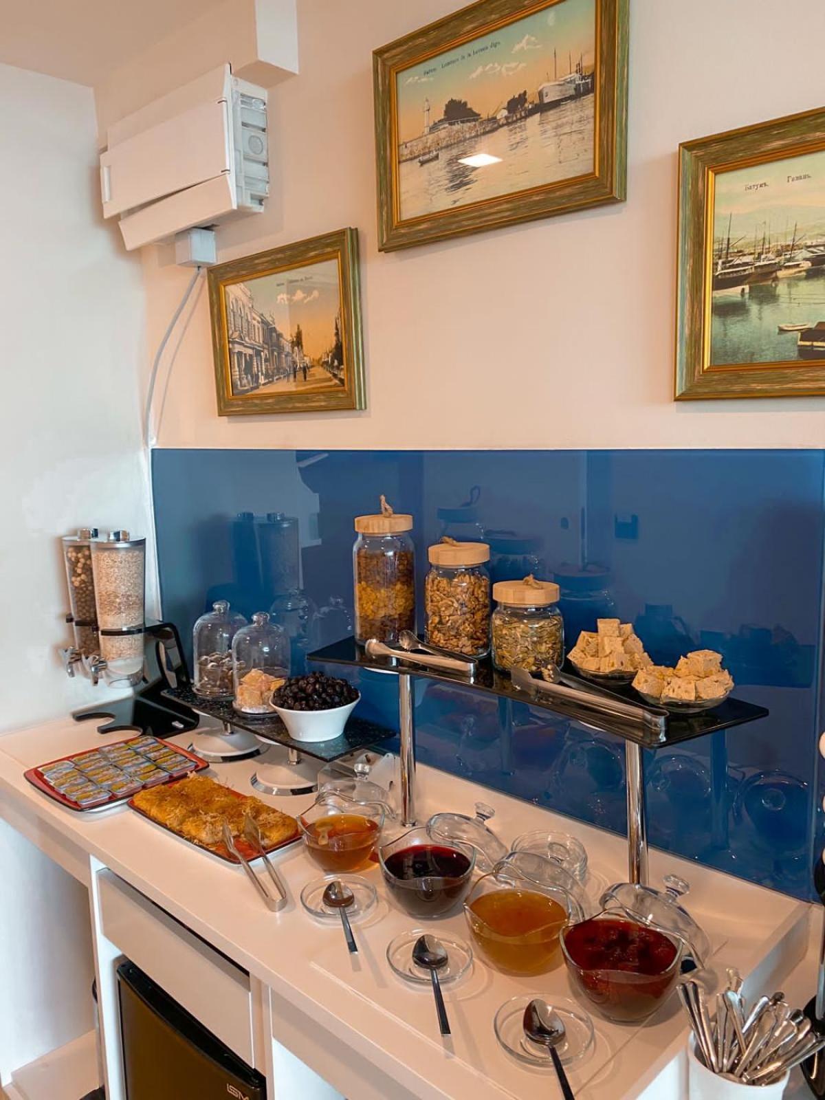 Orbi City Hotel With Sea View Batumi Esterno foto