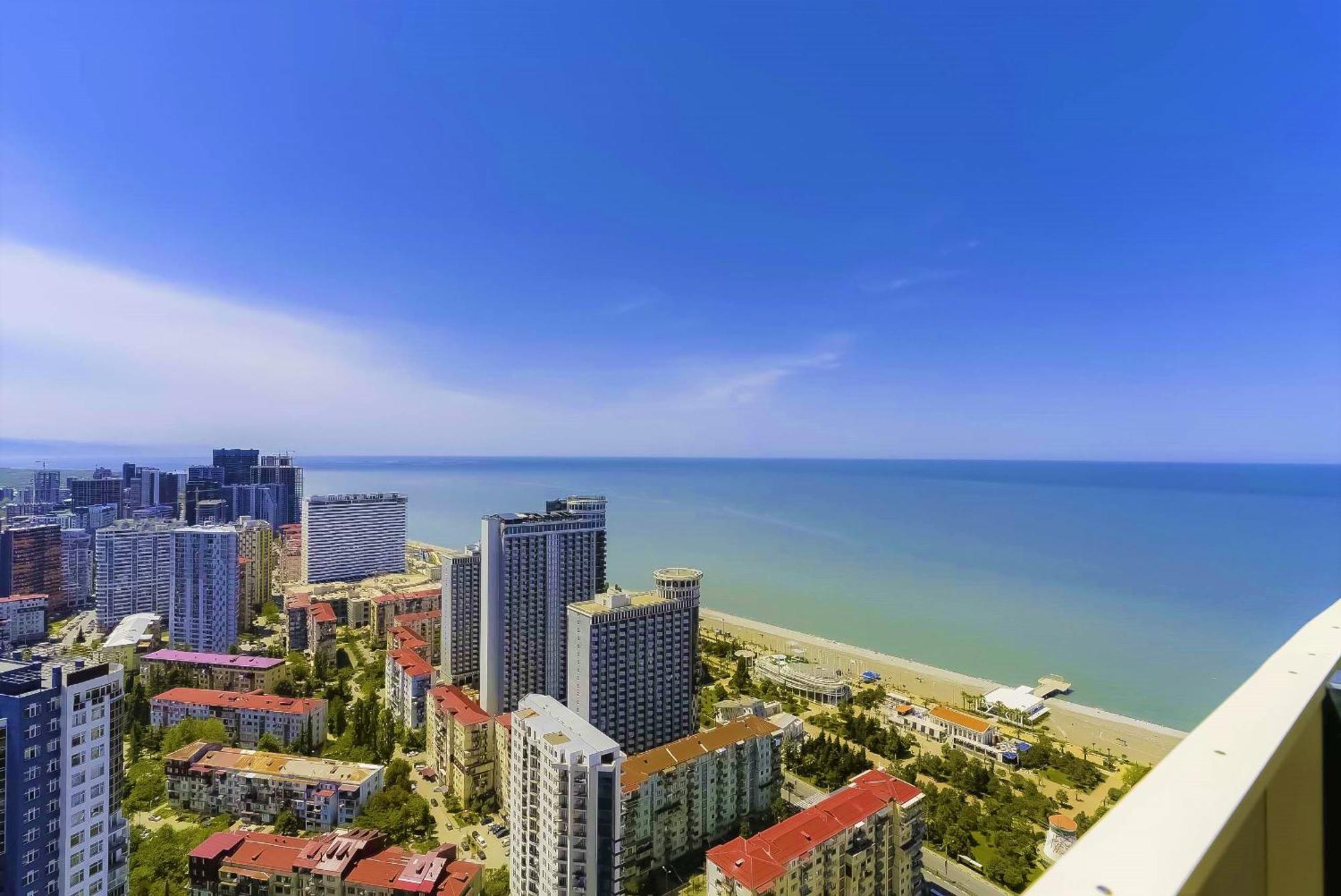 Orbi City Hotel With Sea View Batumi Esterno foto