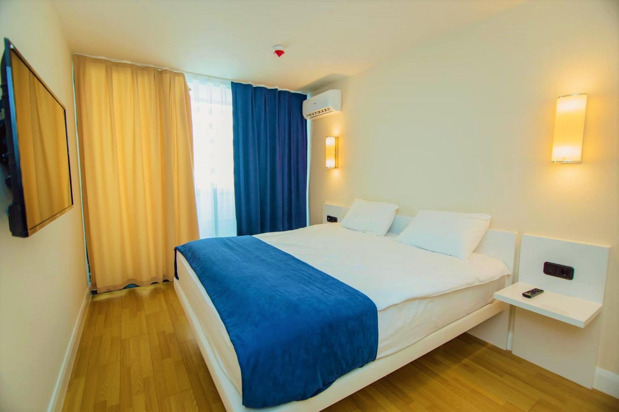 Orbi City Hotel With Sea View Batumi Esterno foto
